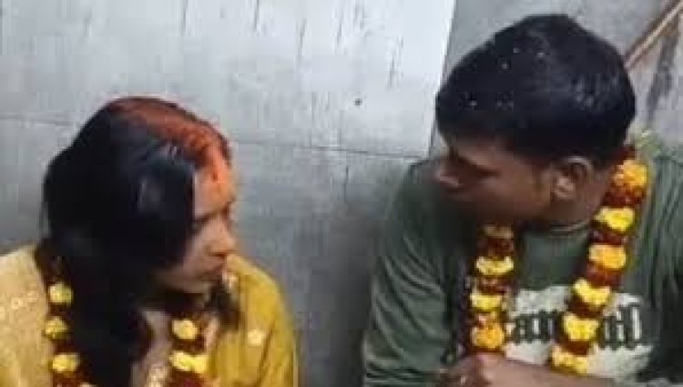 दारोगा ने मंदिर में महिला कांस्टेबल की भरी मांग, एसडीपीओ और थानाध्यक्ष ने जताई खुशी।