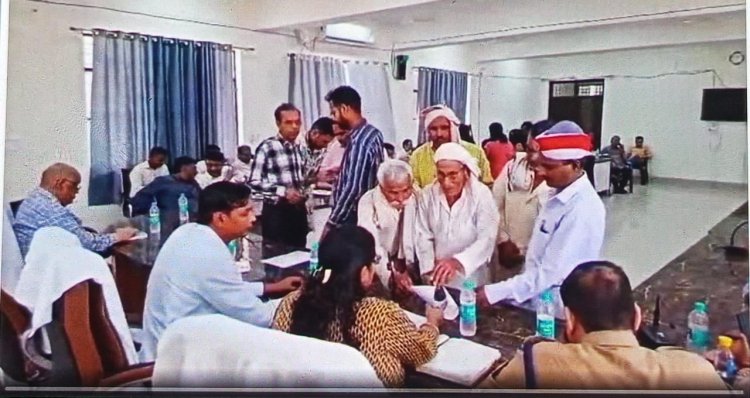 गोवर्धन : गोवर्धन में संपूर्ण समाधान दिवस में आई 18 शिकायतें तीन का मौके पर किया गया निस्तारण