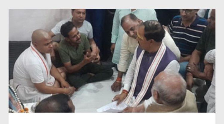 व्यापारी नेता की हत्या, परिवार से मिले उपमुख्यमंत्री केशव प्रसाद मौर्य, परिजनों ने की मांग