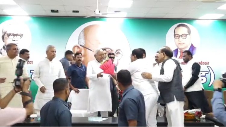 जदयू कार्यालय पटना के श्री कर्पूरी सभागार में जदयू विधि प्रकोष्ठ द्वारा आयोजित